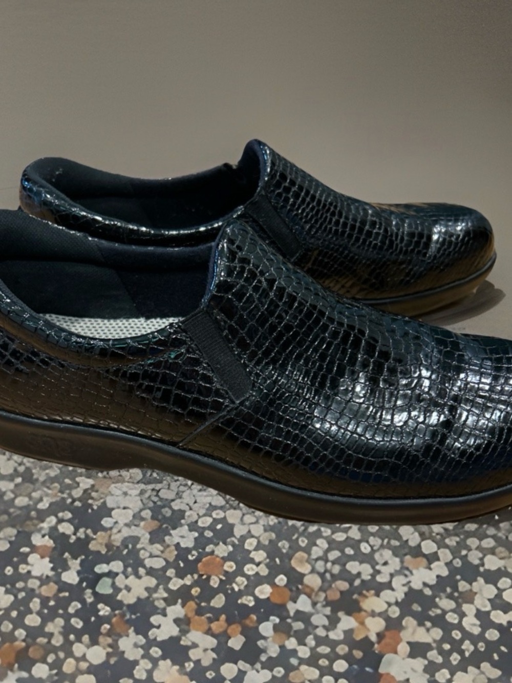 SAS Black Alligator Print Patent Leather Loafer Womens 7 TriPad Comfort Shoe